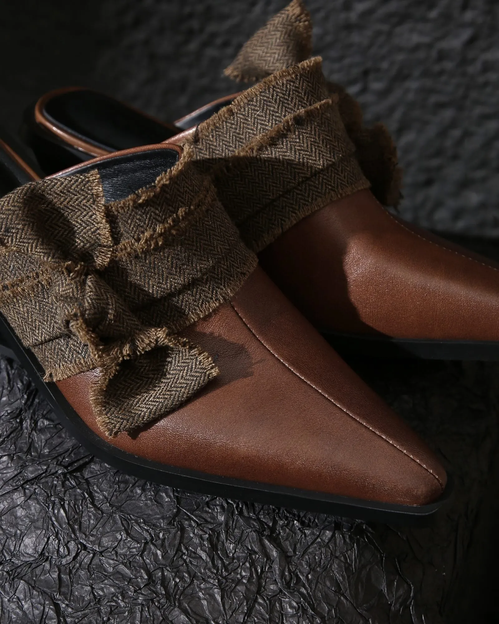 Manda - Bow Embellished Mules