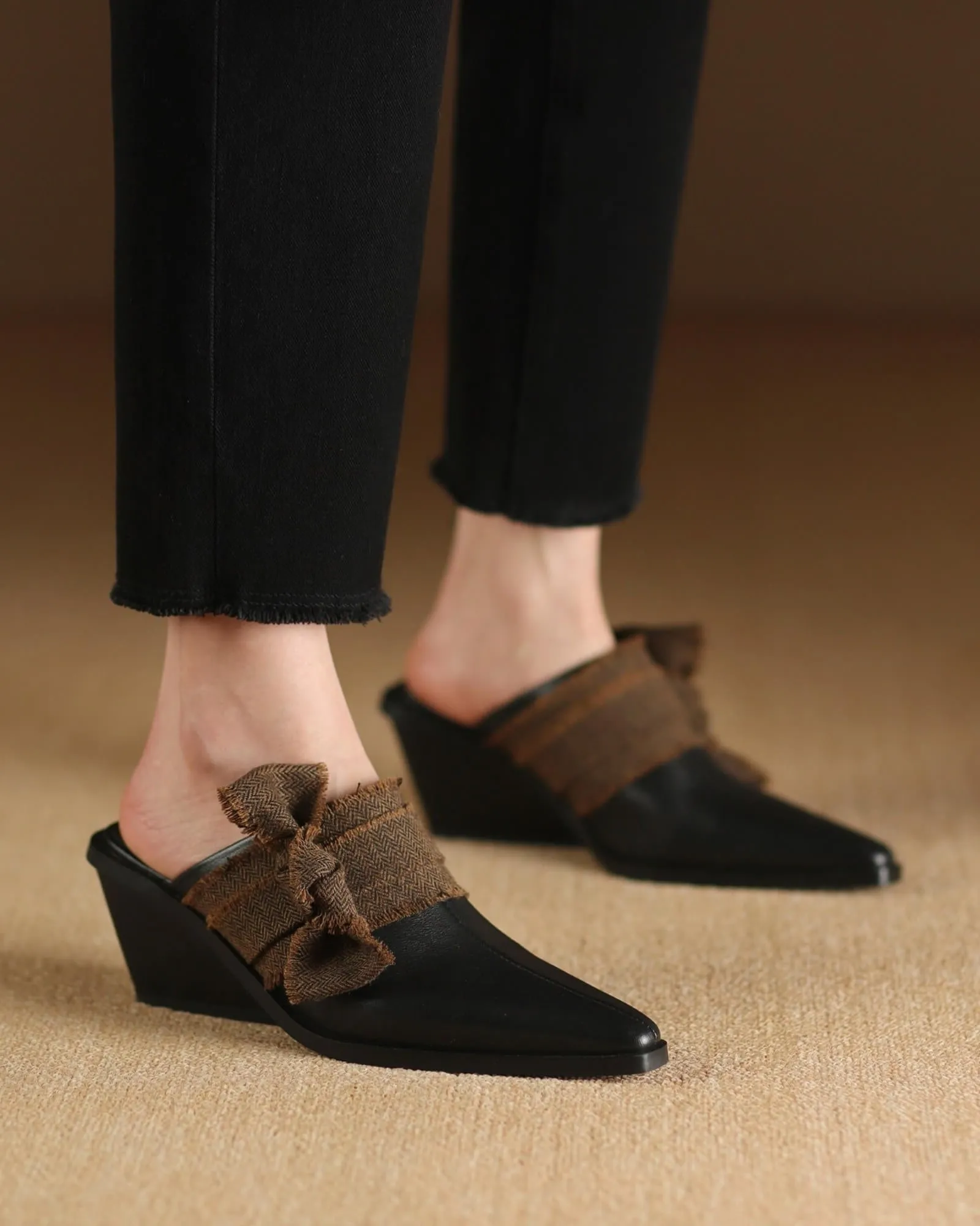 Manda - Bow Embellished Mules
