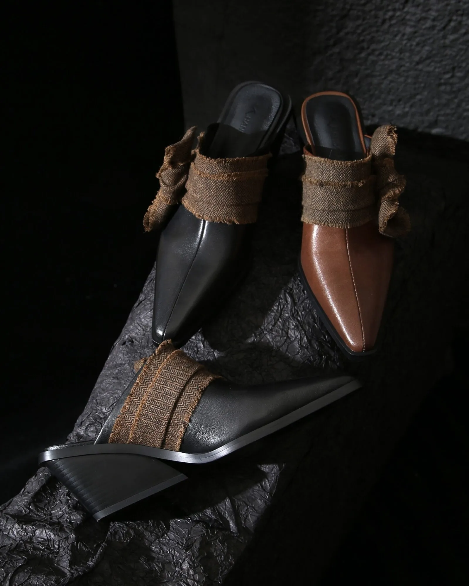 Manda - Bow Embellished Mules